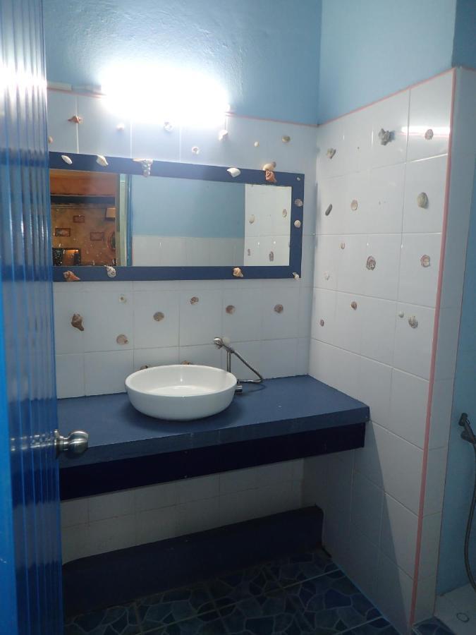 Captain Nemo Guesthouse เกาะเต่า ภายนอก รูปภาพ