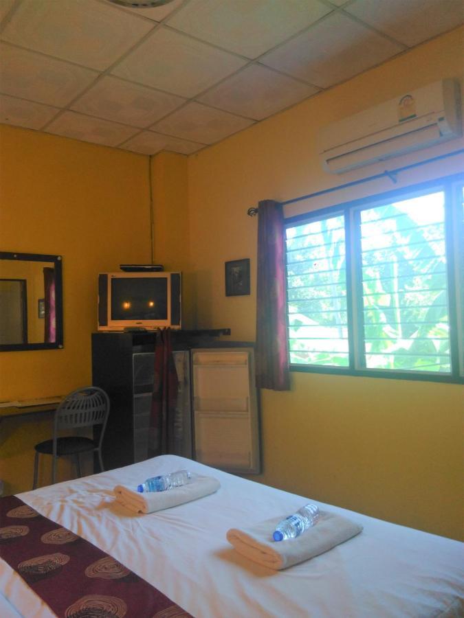 Captain Nemo Guesthouse เกาะเต่า ภายนอก รูปภาพ